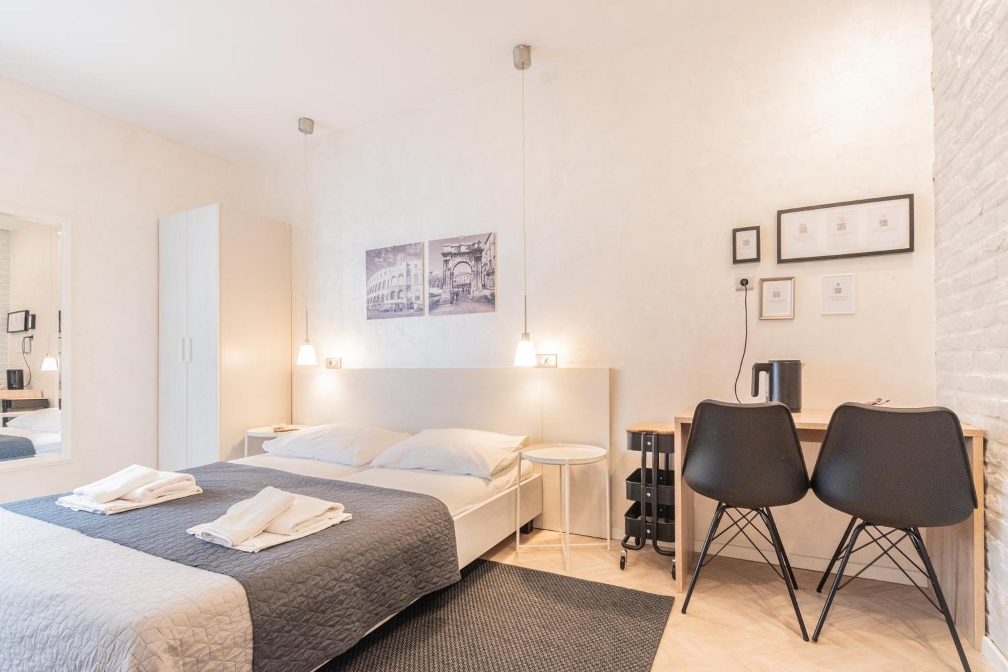 L&B Old Town Studio Apartments Pula Rum bild