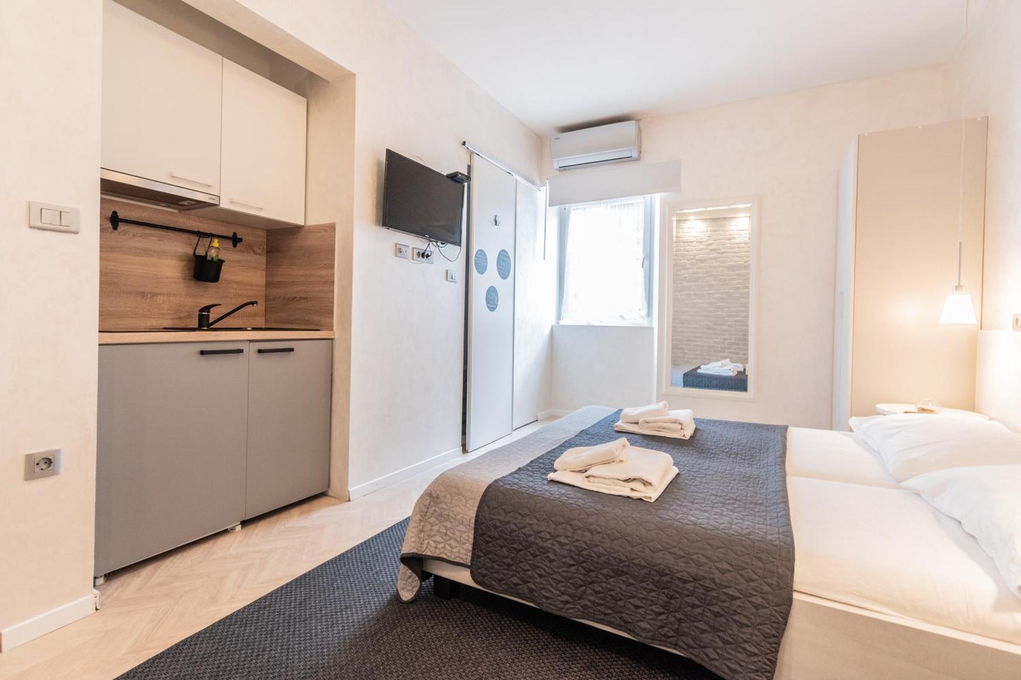 L&B Old Town Studio Apartments Pula Rum bild